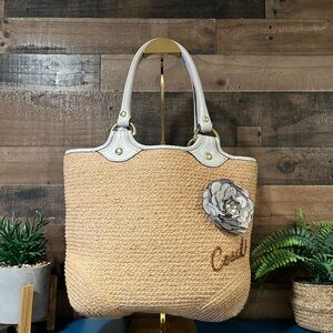 Coach Bleeker Tote Bag Straw Woven White Leather Flower Vacation Y2K Cruise